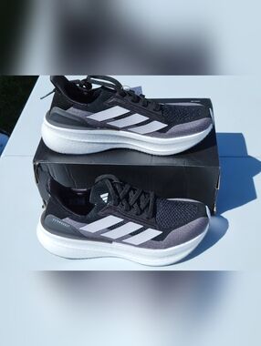 WOMENS 8 ADIDAS ULTRABOOST 5X – CORE BLACK/CLOUD WHITE/CARBON – NEW IN Box